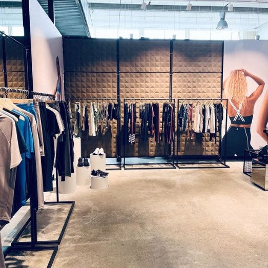 Levering af akustikpaneler til Hummel butik